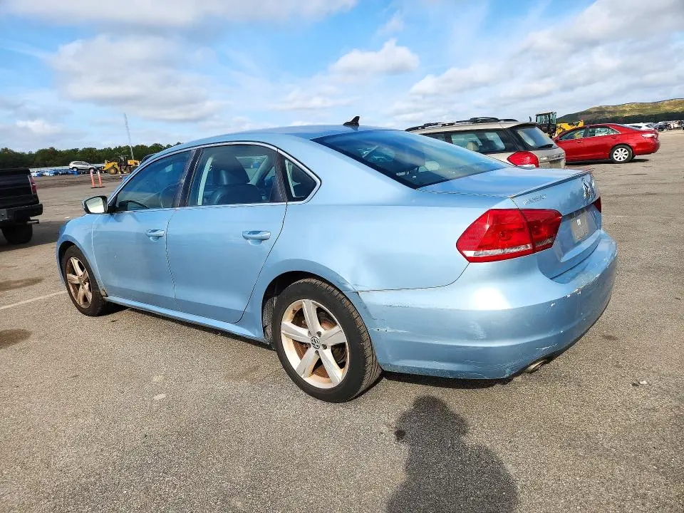 2013 VOLKSWAGEN PASSAT   