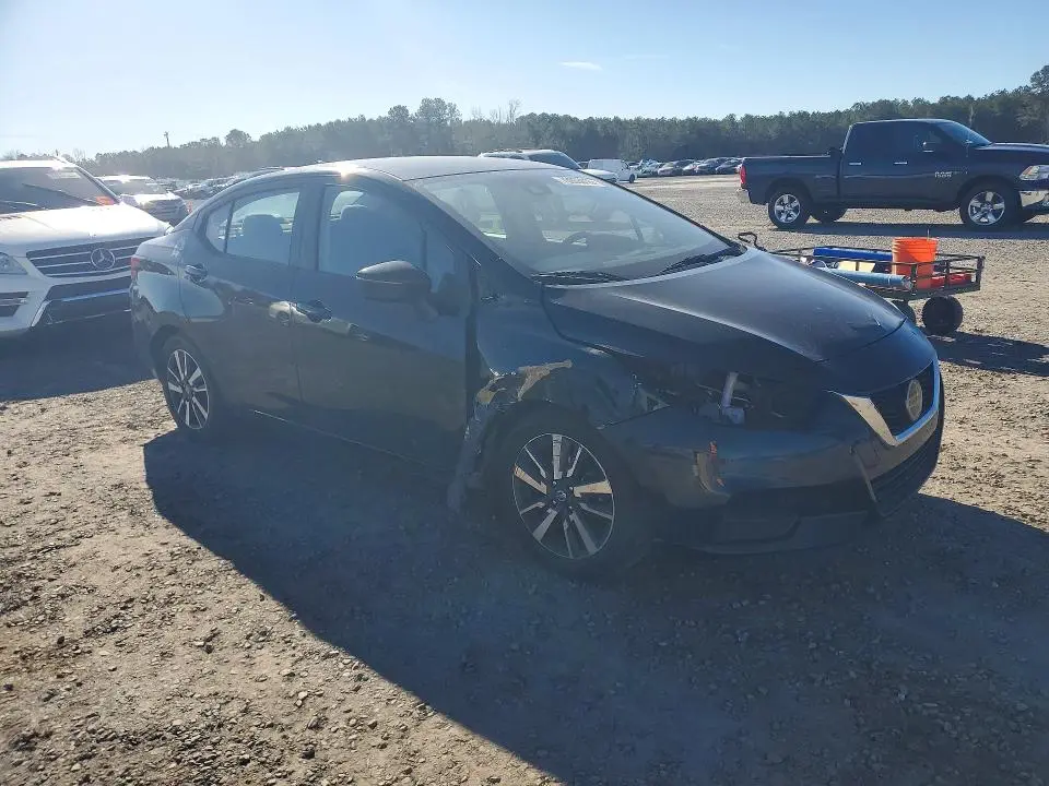 2020 NISSAN VERSA SV  