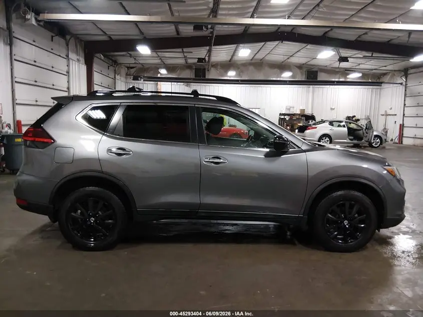 2017 NISSAN ROGUE SV