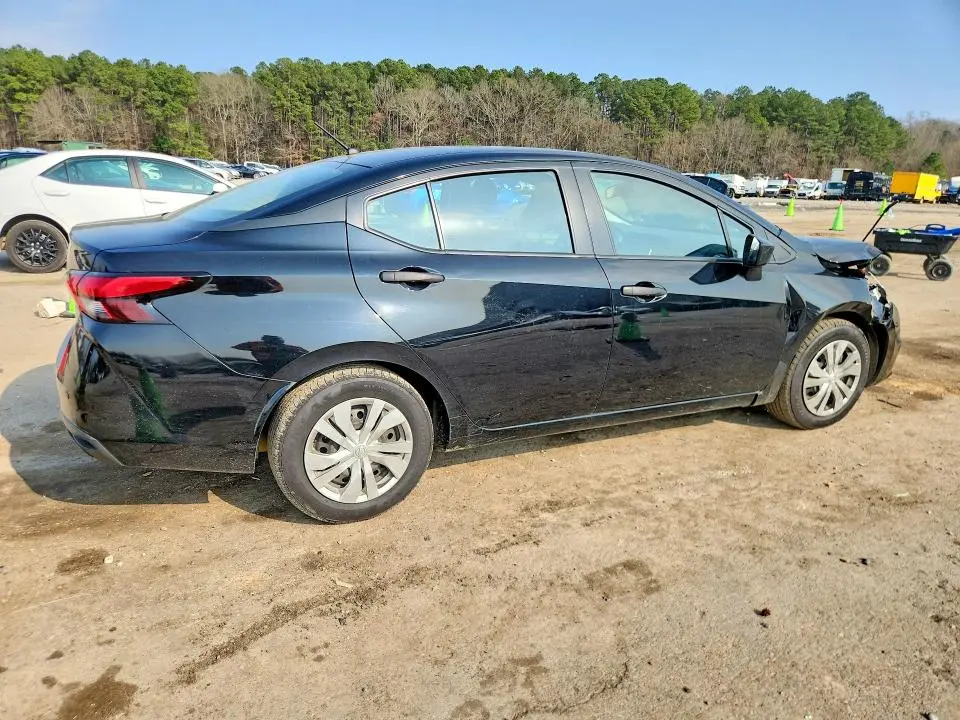 2020 NISSAN VERSA S  
