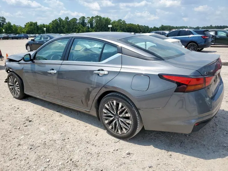 2024 NISSAN ALTIMA SV  