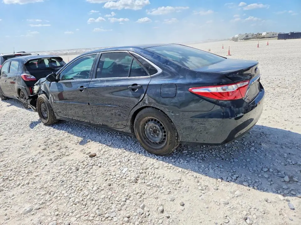 2017 TOYOTA CAMRY LE  