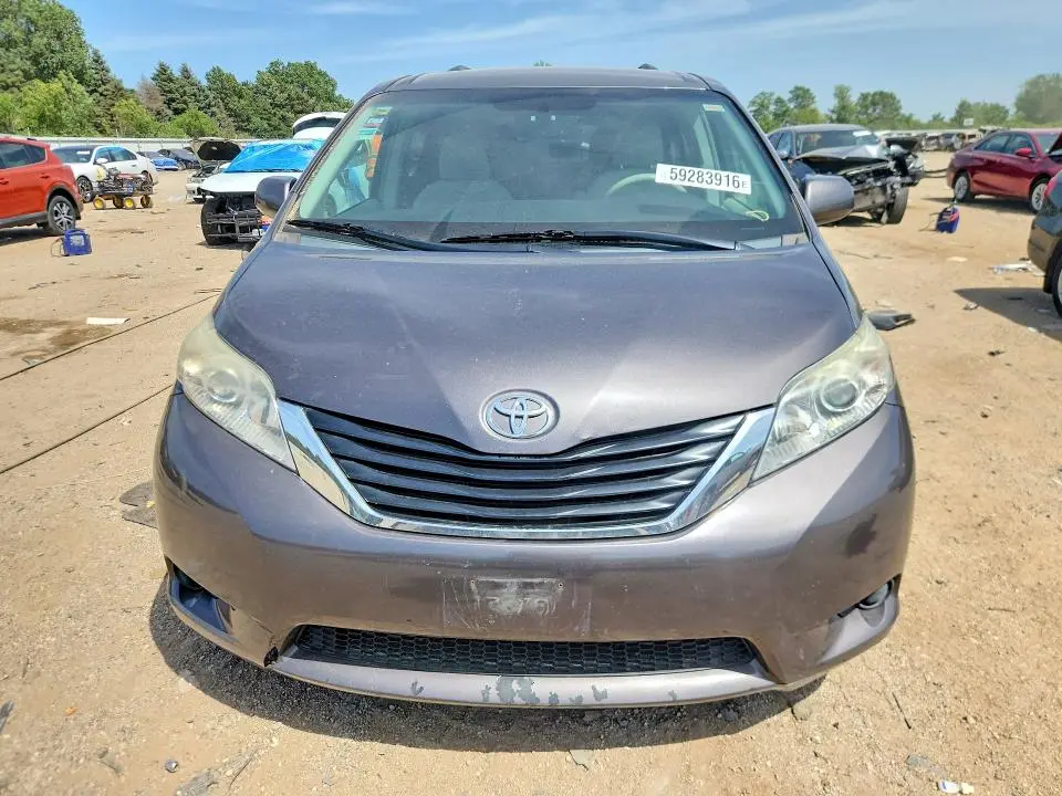 2011 TOYOTA SIENNA LE  