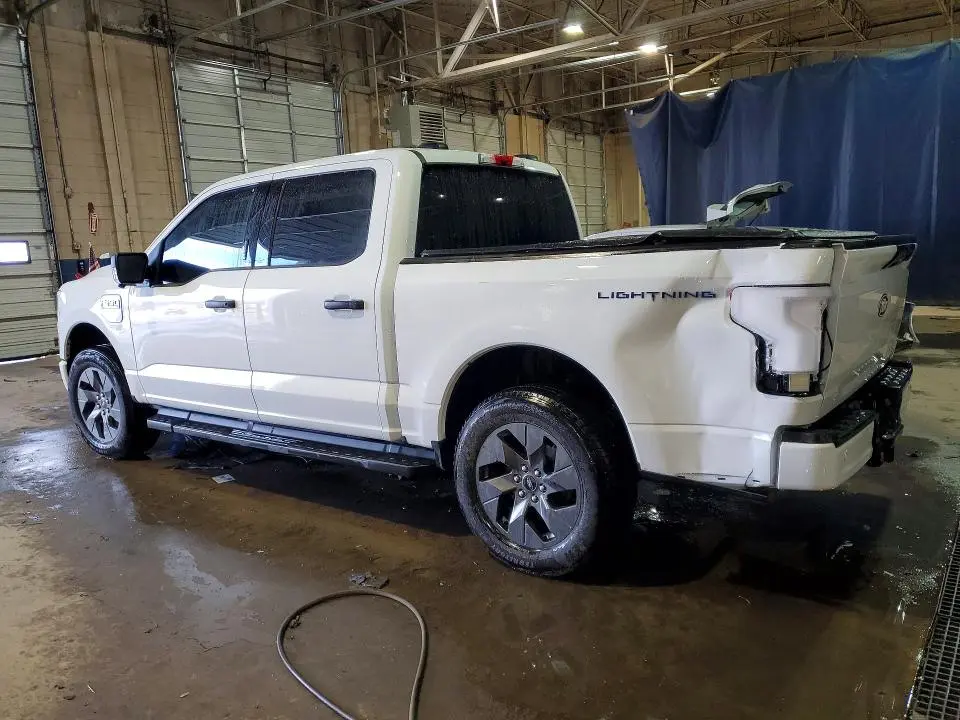 2024 FORD F150 LIGHTNING XLT  