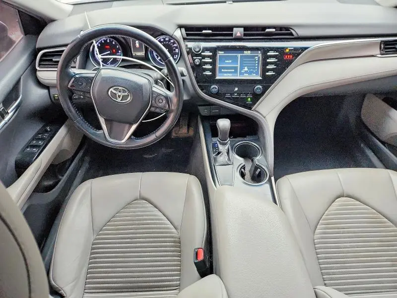 2018 TOYOTA CAMRY SE  