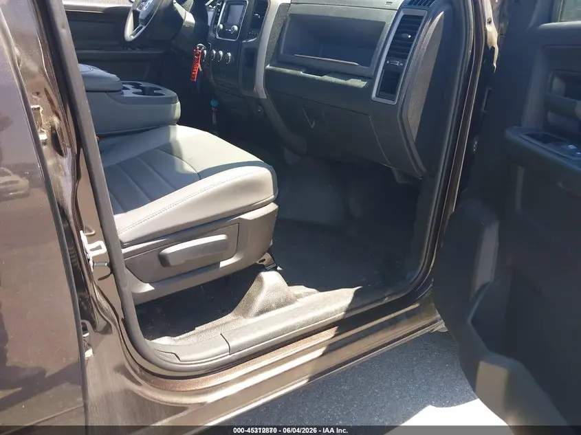 2017 RAM 1500 TRADESMAN  4X4 5'7 BOX