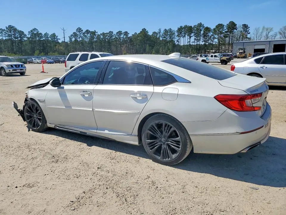 2018 HONDA ACCORD TOURING  