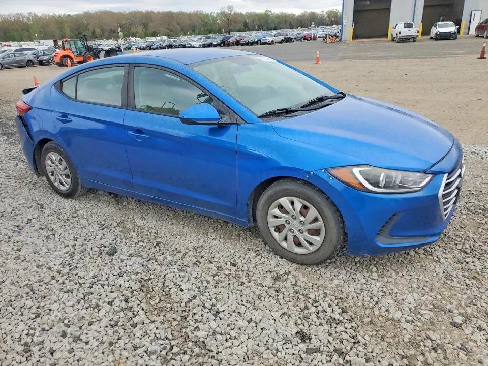 2017 HYUNDAI ELANTRA SE  