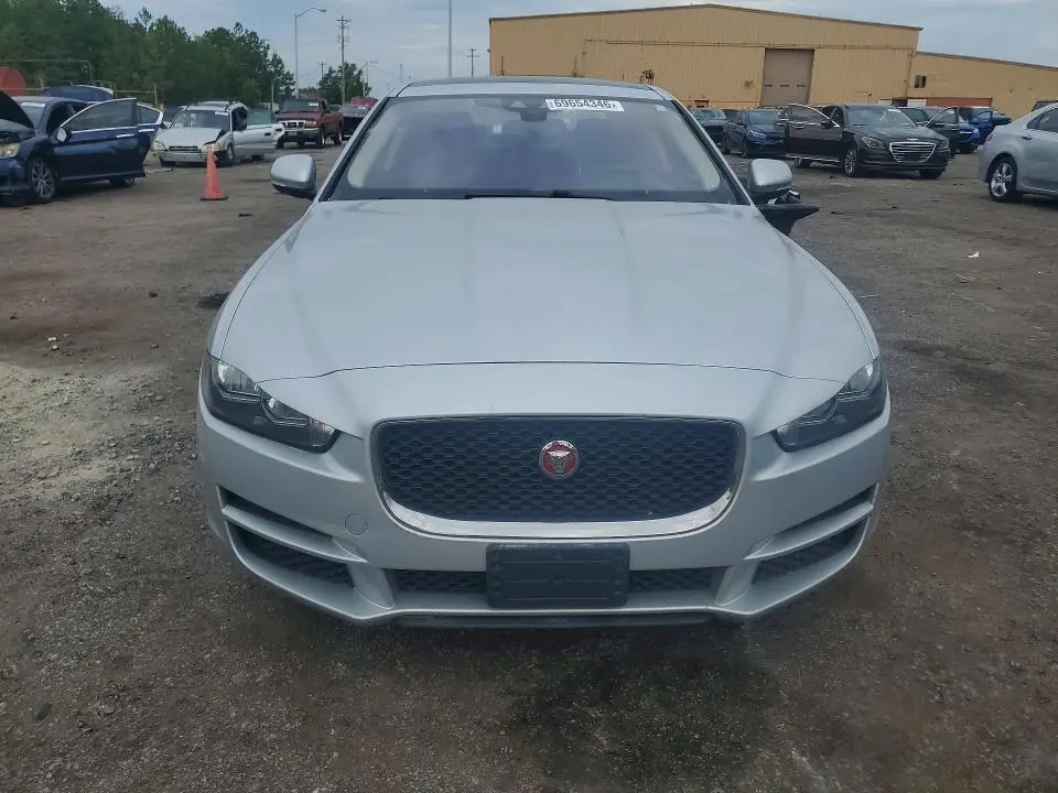 2018 JAGUAR XE PREMIUM  