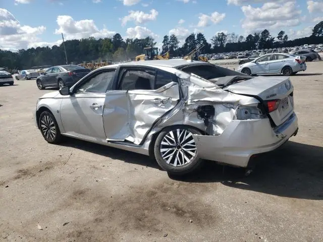 2024 NISSAN ALTIMA SV  