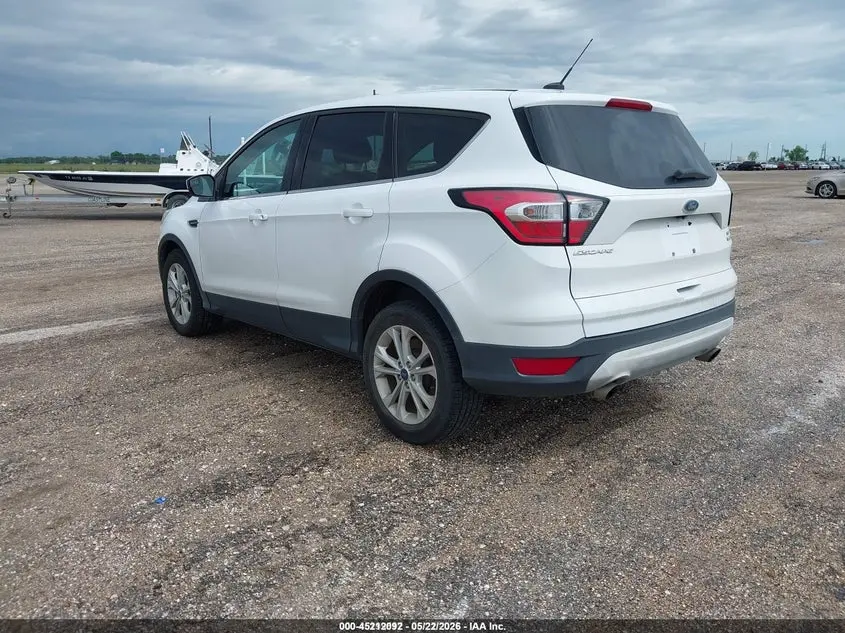 2017 FORD ESCAPE SE