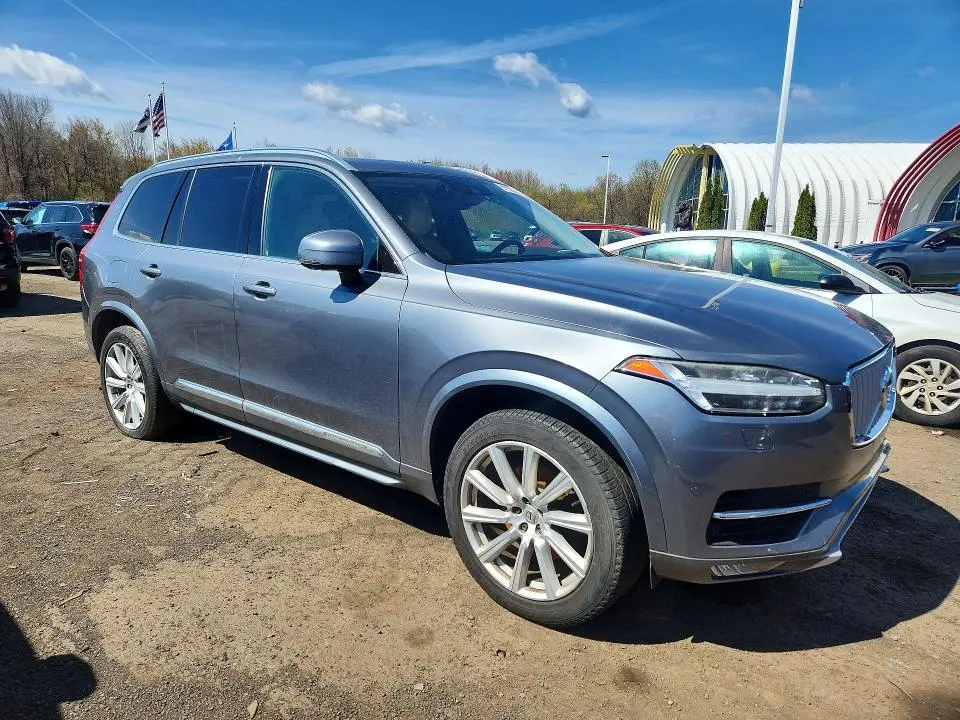 2016 VOLVO XC90 T6  