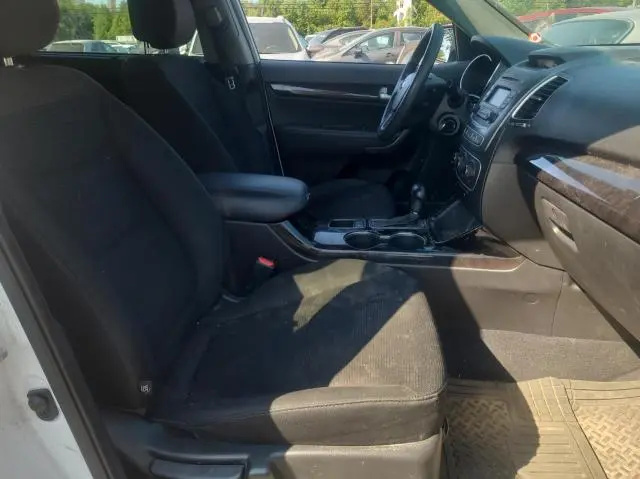 2015 KIA SORENTO LX  