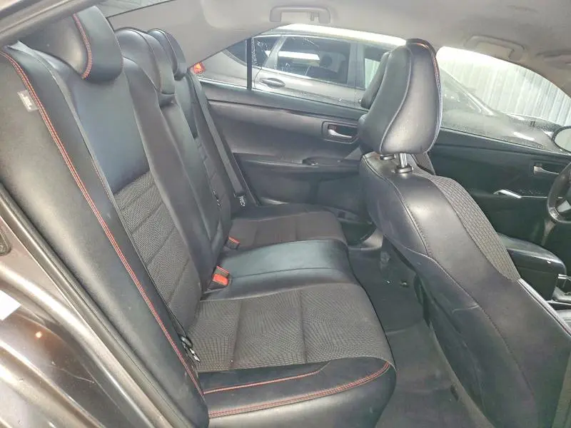 2017 TOYOTA CAMRY SE  