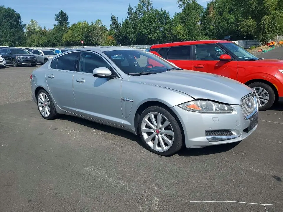2014 JAGUAR XF   