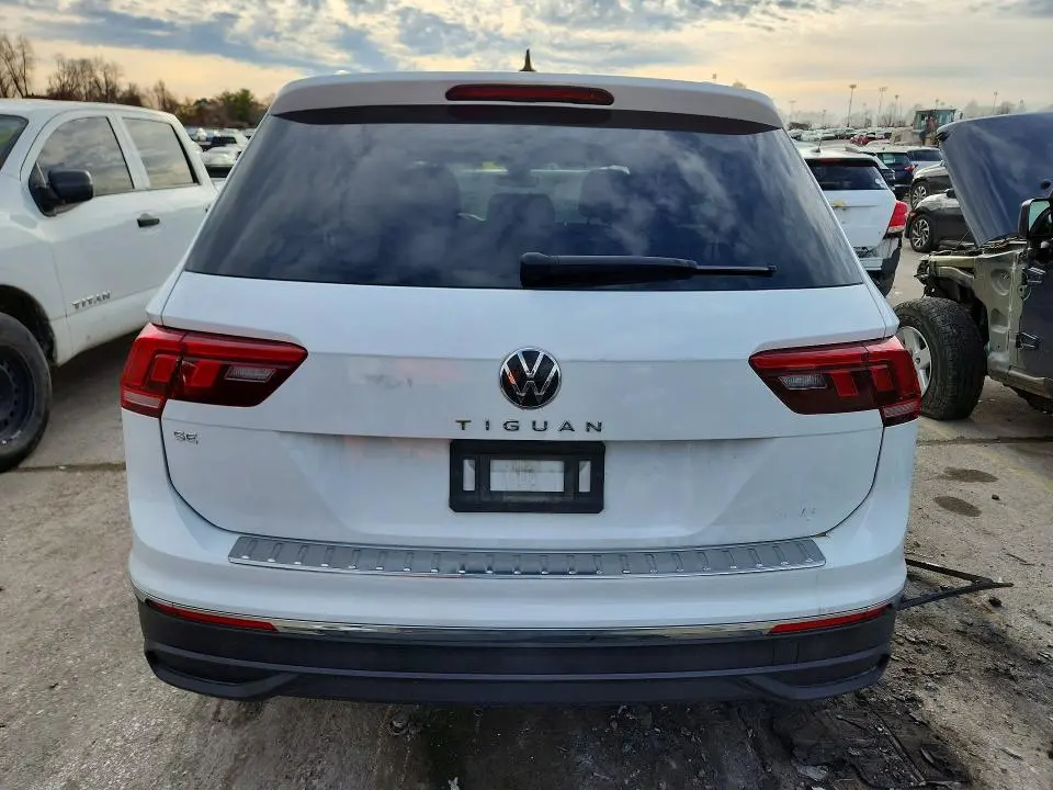 2022 VOLKSWAGEN TIGUAN SE  