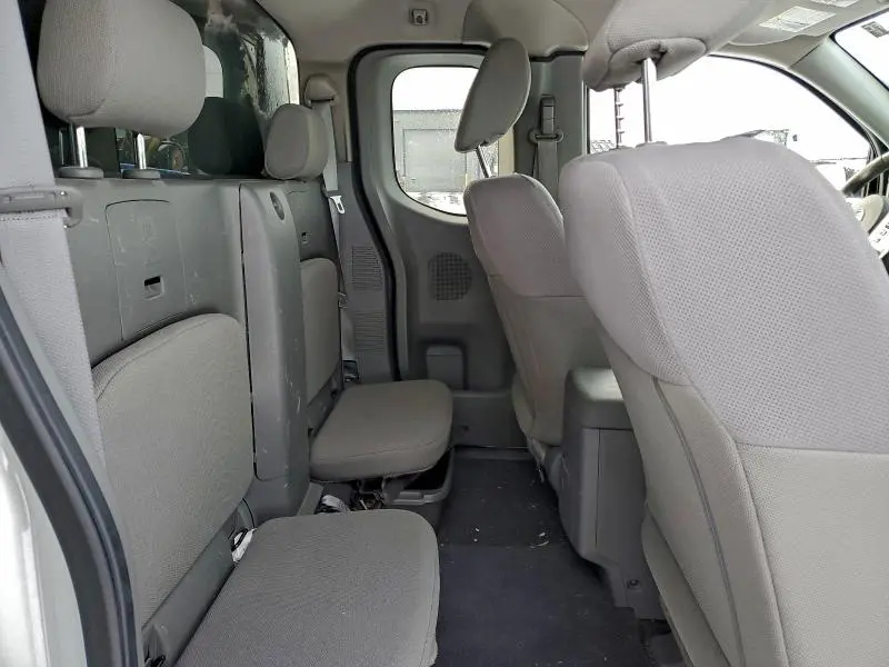 2021 NISSAN FRONTIER S  