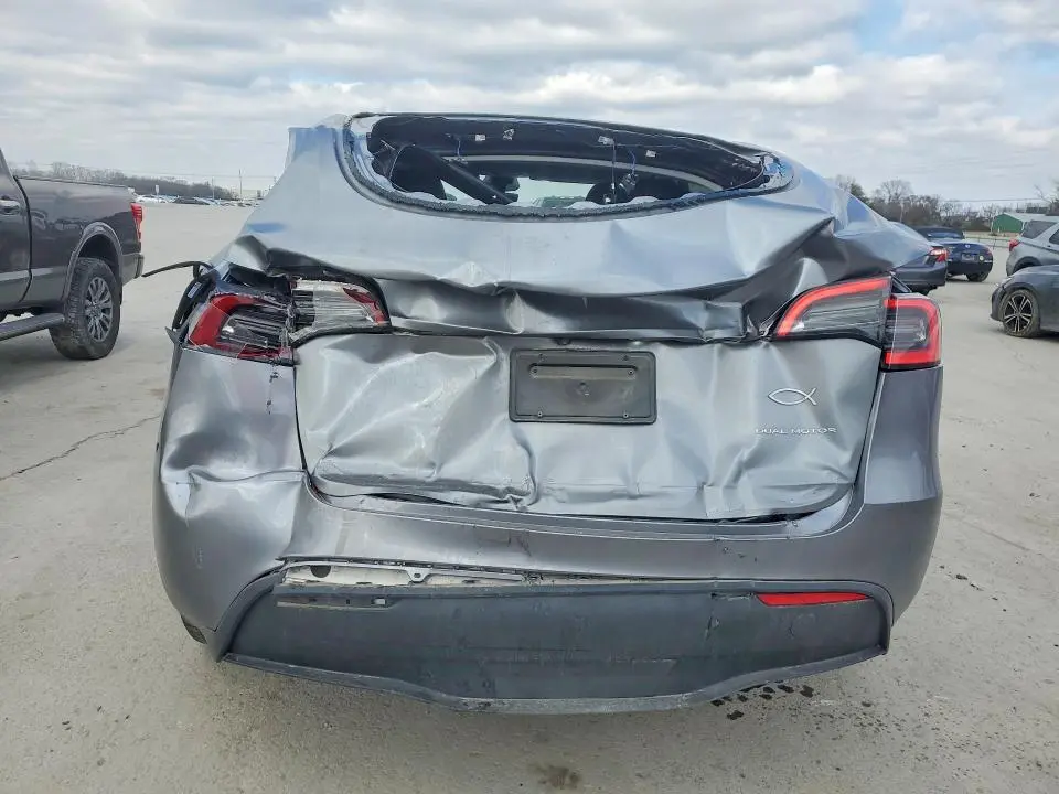 2025 TESLA MODEL Y   