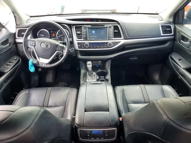 2018 TOYOTA HIGHLANDER SE  