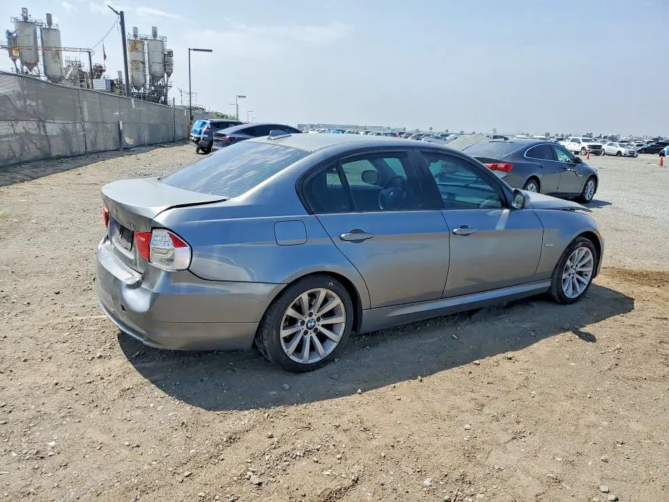 2011 BMW 328I   