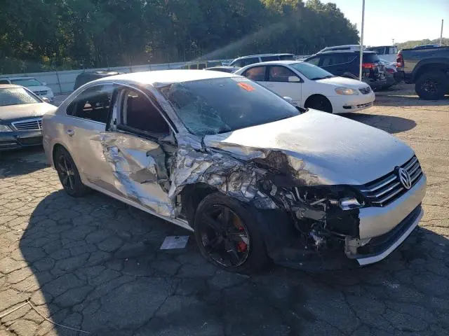 2013 VOLKSWAGEN PASSAT SE