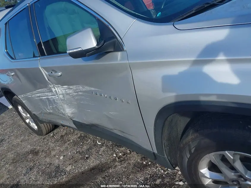 2021 CHEVROLET TRAVERSE FWD LT CLOTH