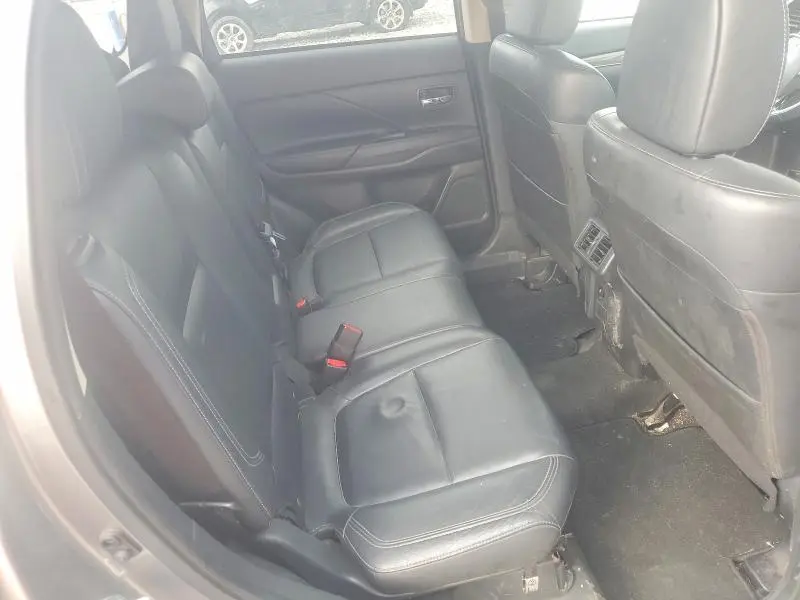 2019 MITSUBISHI OUTLANDER SE  
