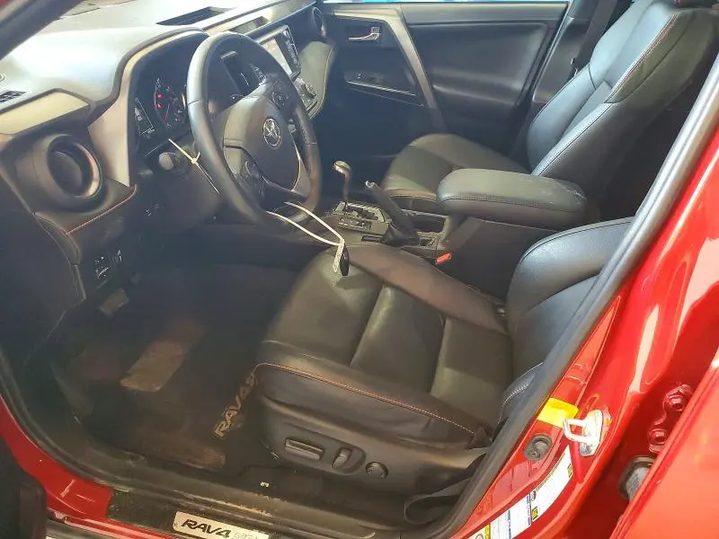 2016 TOYOTA RAV4 SE  