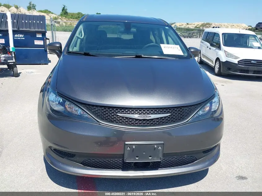 2022 CHRYSLER VOYAGER LX
