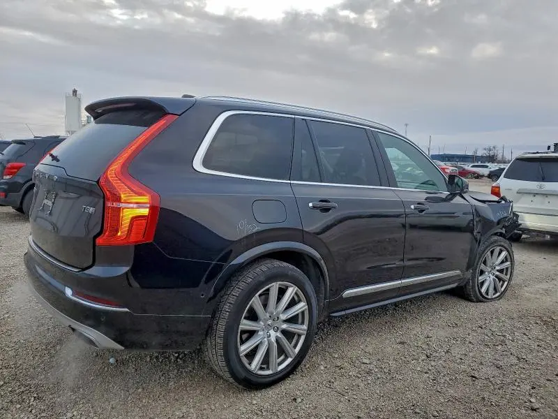 2017 VOLVO XC90 T8  