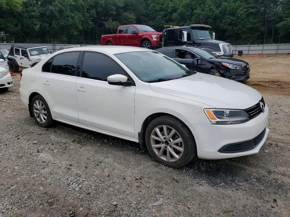 2013 VOLKSWAGEN JETTA SE  