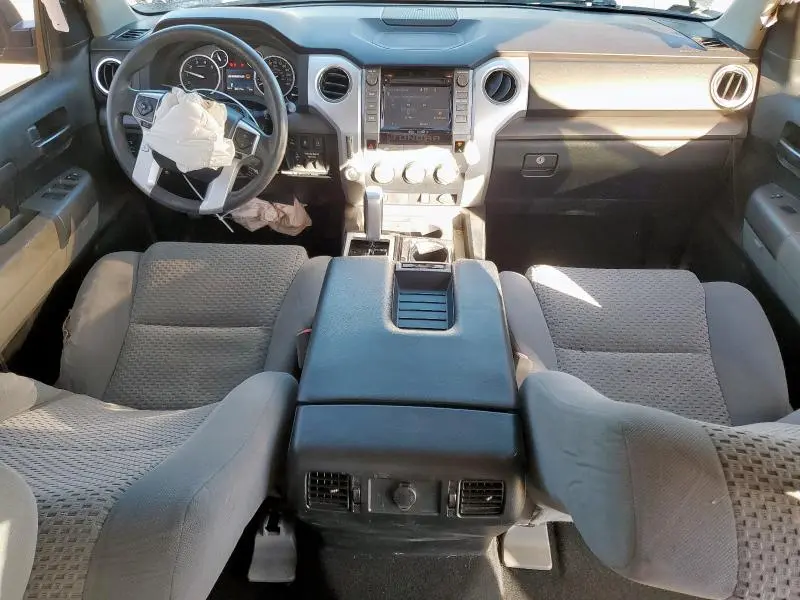 2017 TOYOTA TUNDRA CREWMAX SR5  