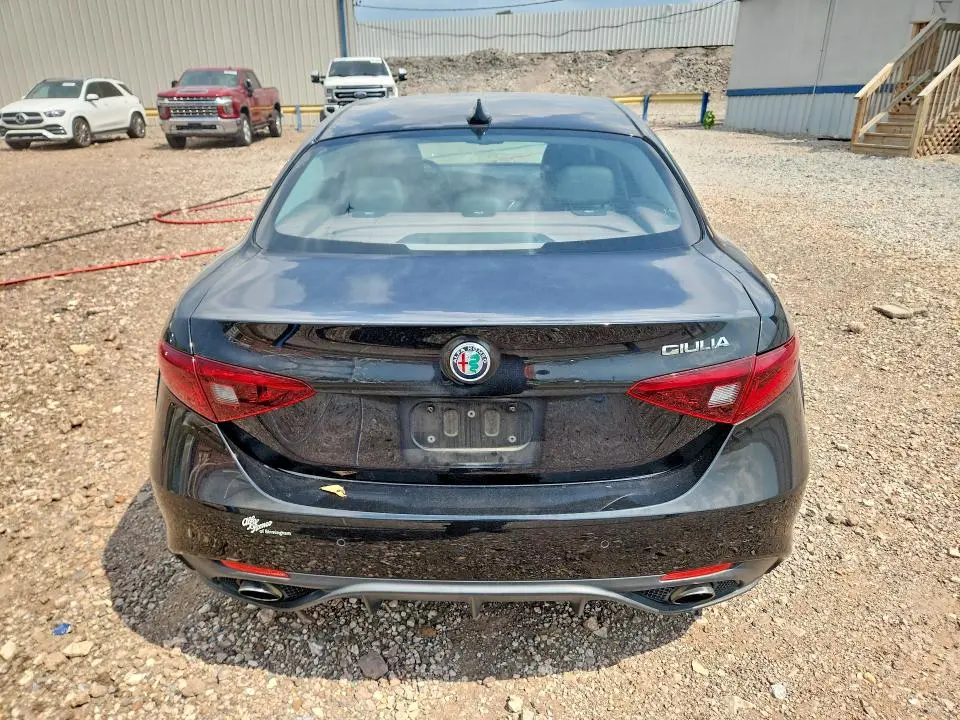 2017 ALFA ROMEO GIULIA   