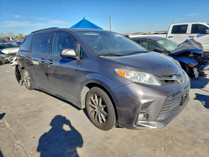 2019 TOYOTA SIENNA   