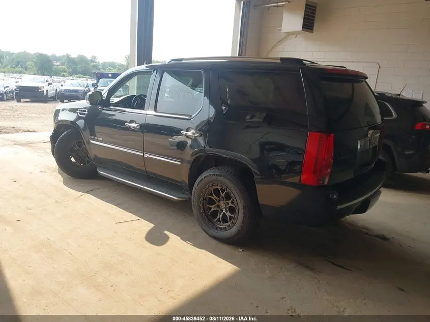2013 CADILLAC ESCALADE LUXURY