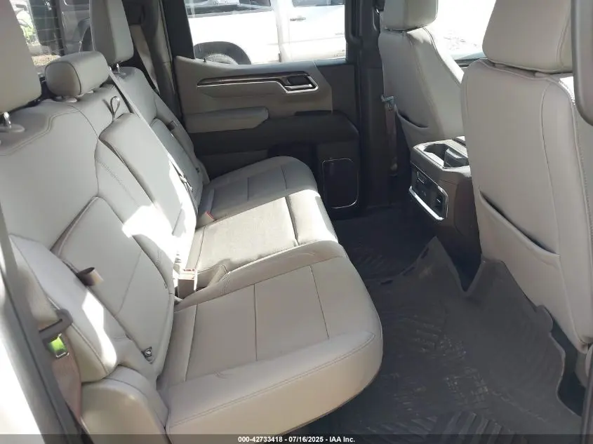 2025 CHEVROLET SILVERADO 1500 4WD  SHORT BED LTZ