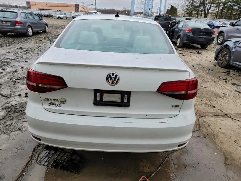 2016 VOLKSWAGEN JETTA SPORT  