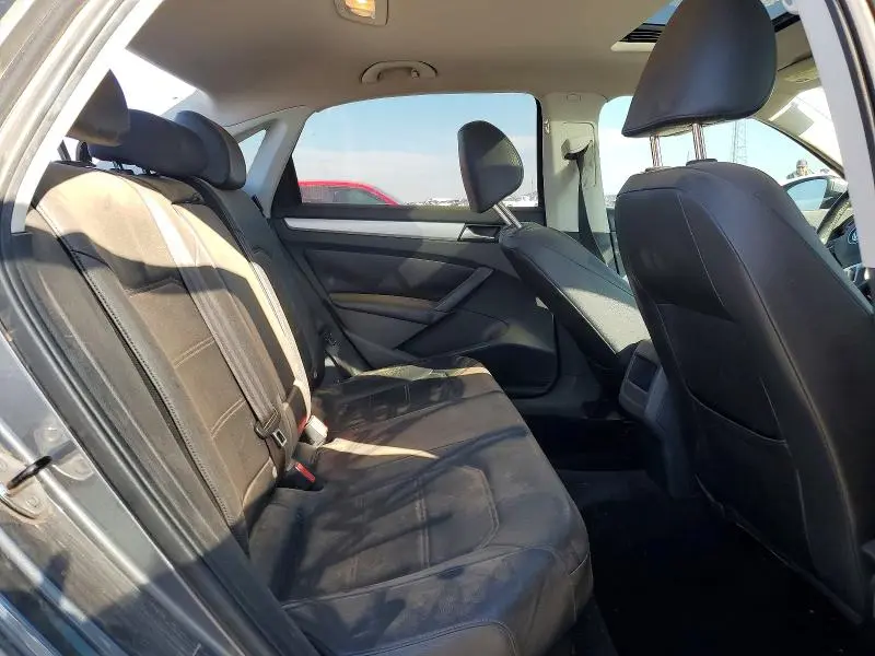 2012 VOLKSWAGEN PASSAT SE  