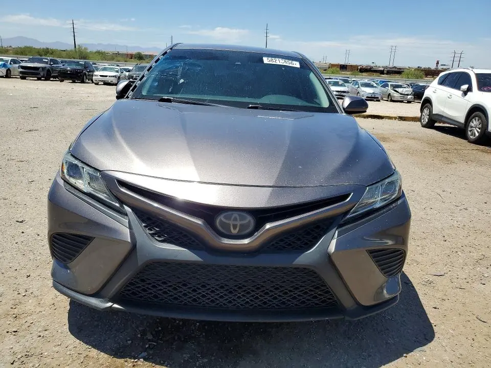 2020 TOYOTA CAMRY SE  