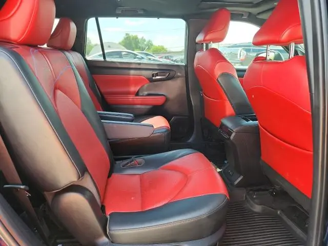 2021 TOYOTA HIGHLANDER XSE  