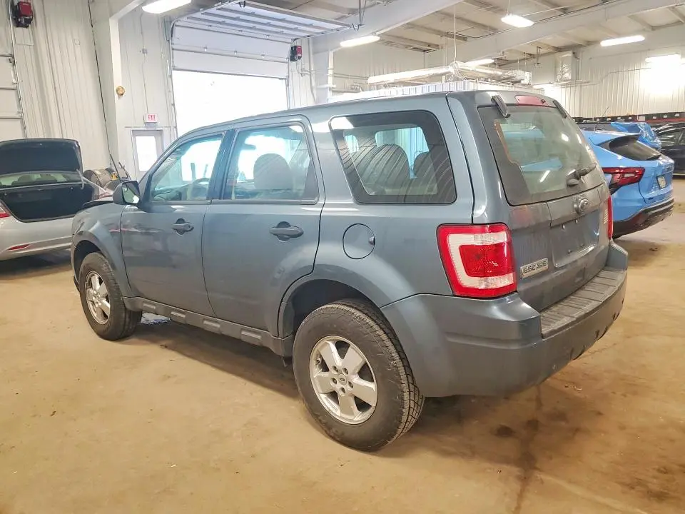 2011 FORD ESCAPE XLS  