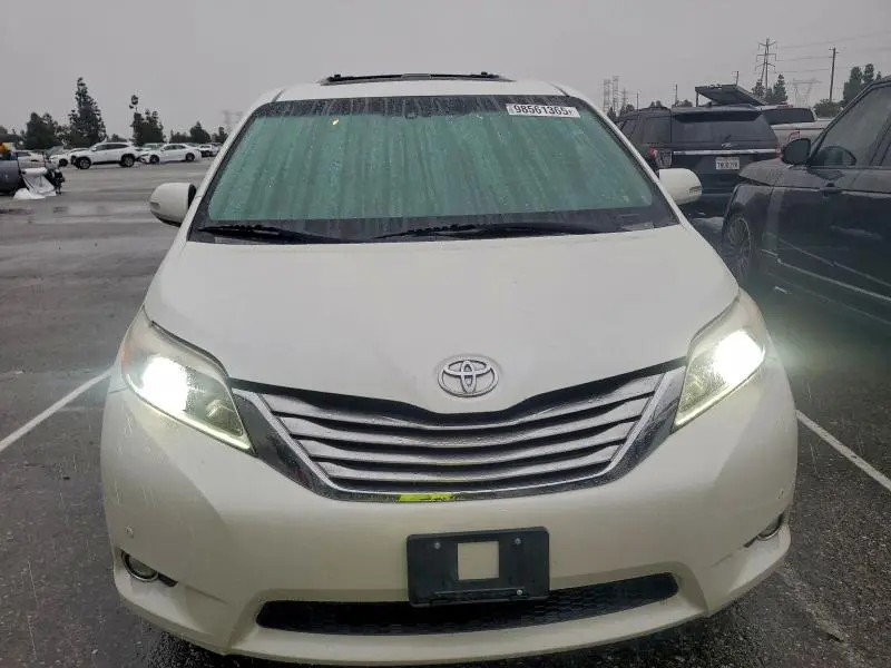 2015 TOYOTA SIENNA XLE  