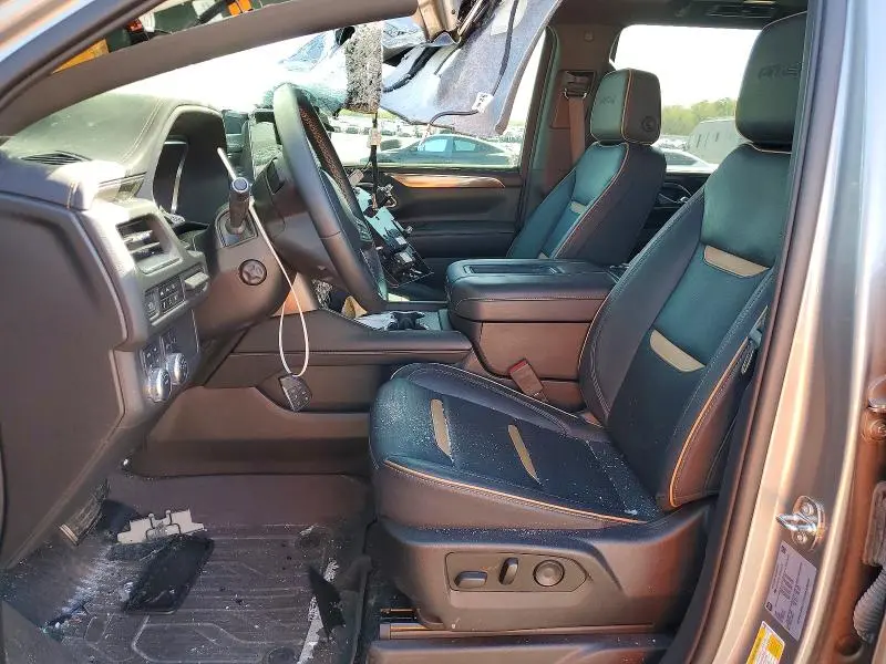 2023 GMC YUKON AT4  