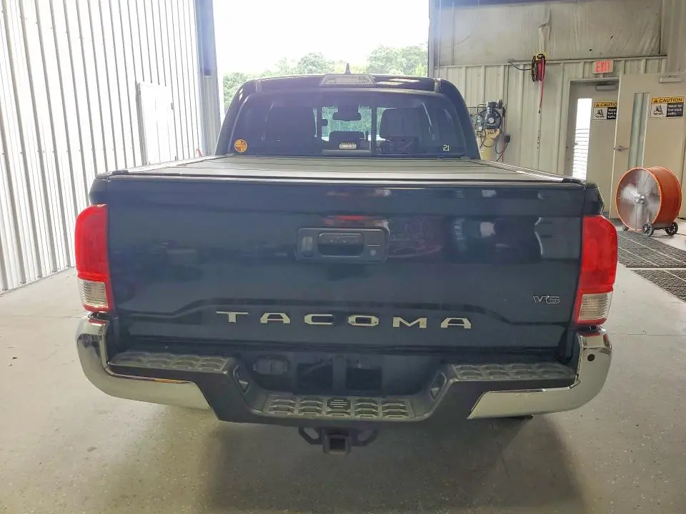2017 TOYOTA TACOMA SR5 V6  