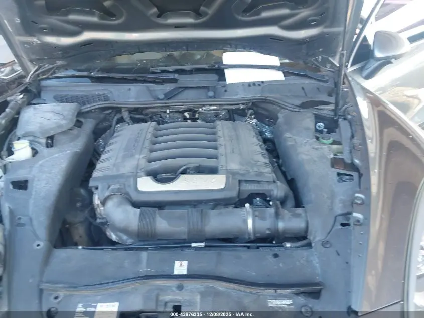 2014 PORSCHE CAYENNE PLATINUM EDITION