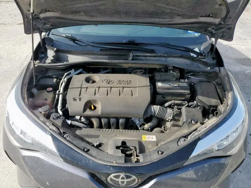 2021 TOYOTA C-HR XLE  