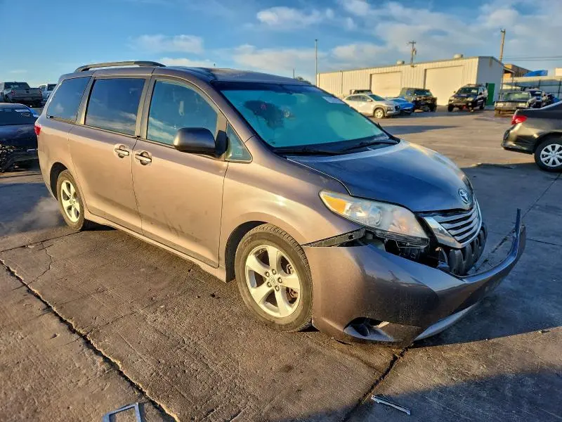 2016 TOYOTA SIENNA LE 8-PASSENGER  