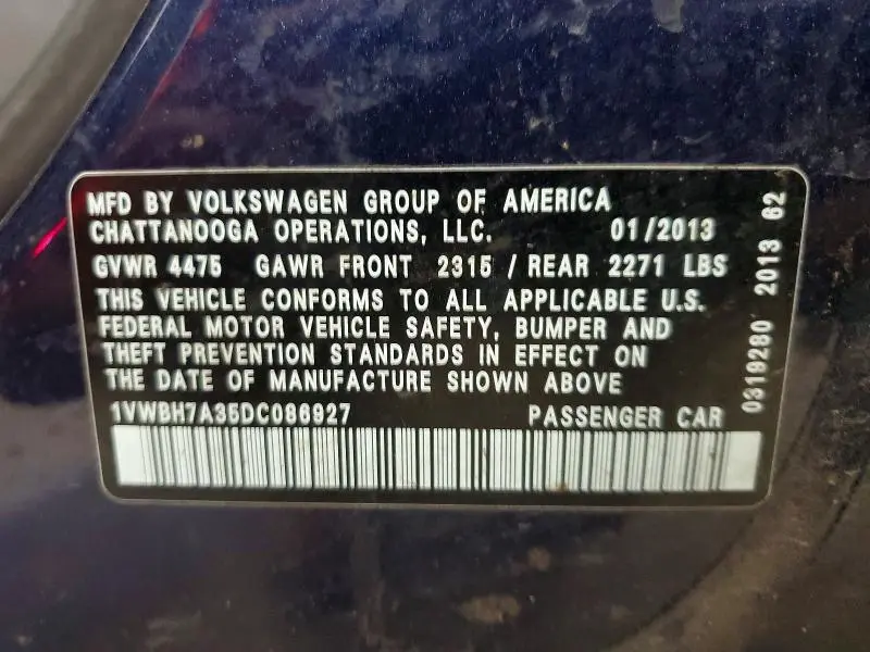 2013 VOLKSWAGEN PASSAT SE  