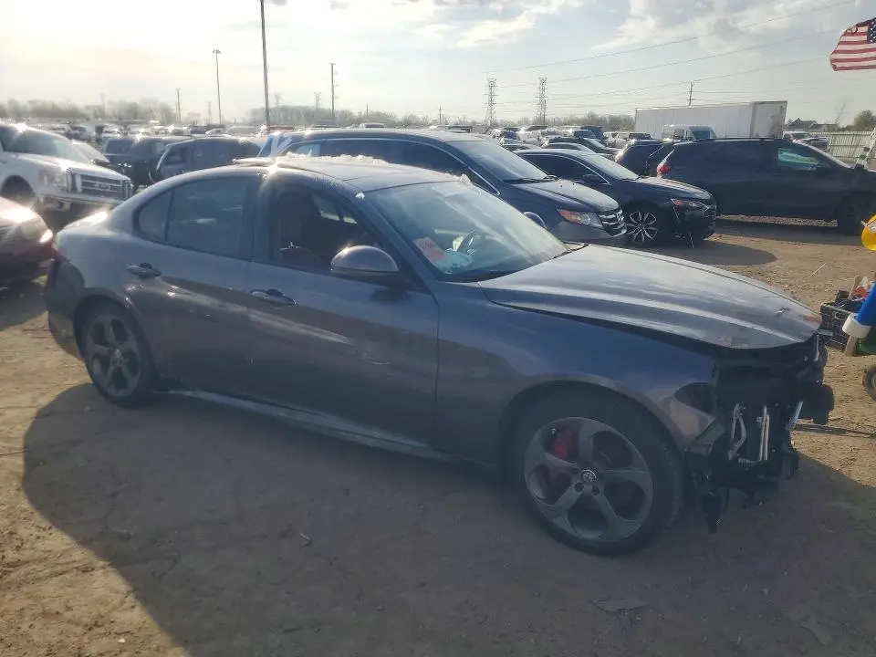 2017 ALFA ROMEO GIULIA Q4  