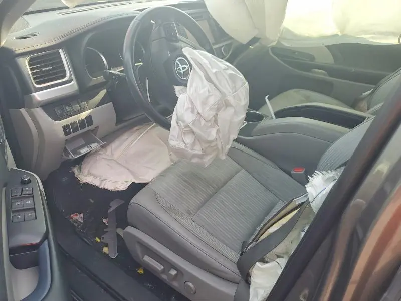 2019 TOYOTA HIGHLANDER LE PLUS  